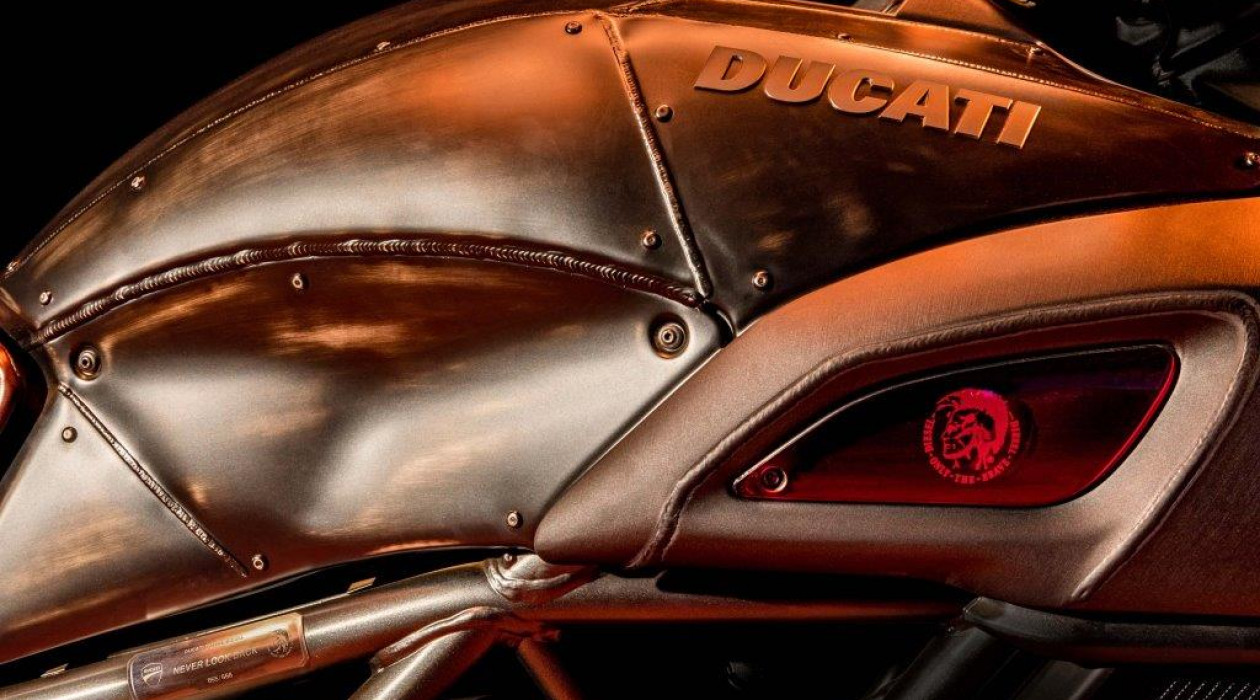 Таких Ducati Diavel лише 666 в Світі 2