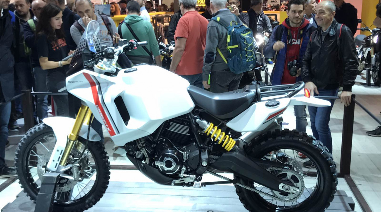 Фото з виставки EICMA 2019 - стенд Ducati 3