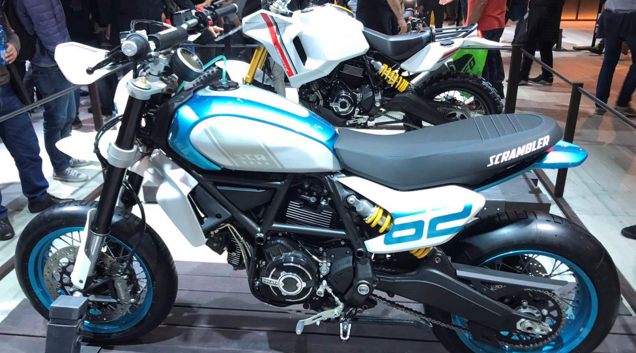 Фото з виставки EICMA 2019 - стенд Ducati 4