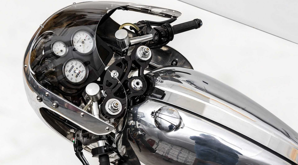 QUICK SILVER - Café Racer на базі Ducati 1